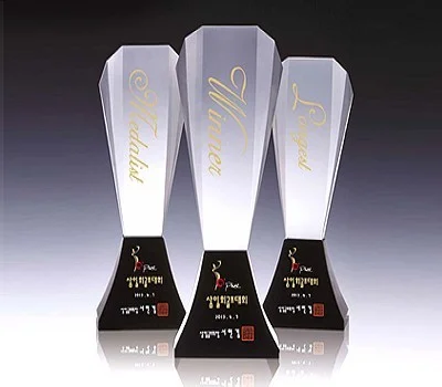 브랜드 가치 높이는 기업 행사 트로피 선택 가이드