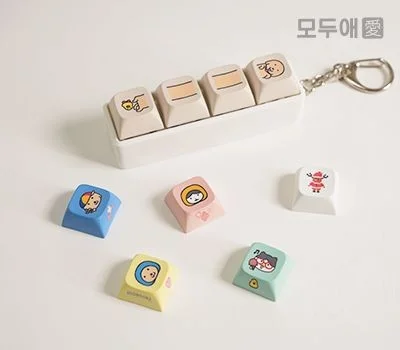 스마트톡 vs 무선충전기, 어떤 휴대폰용품이 더 인기 있을까?